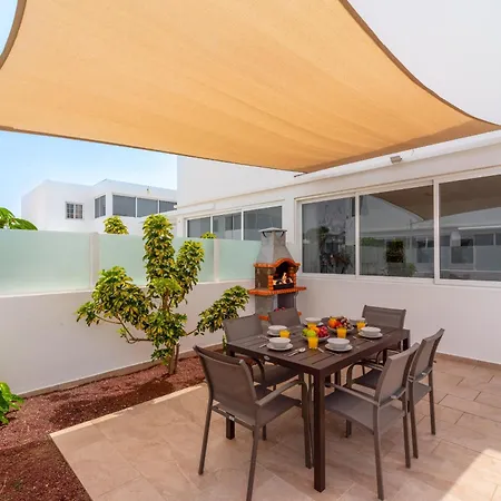 243 - Casa Yesenia By Now Ltd Villa Playa Blanca (Lanzarote)